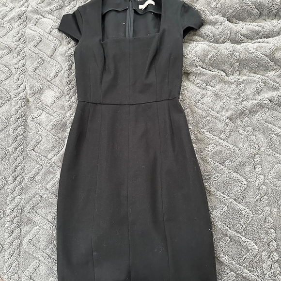Banana Republic Dresses & Skirts - Banana Republic Classic Black Midi Dress